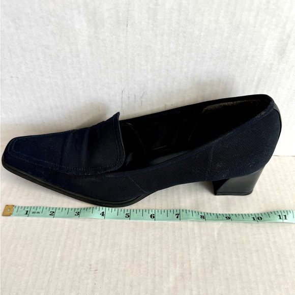 Vtg Stuart Weitzman-Square toe loafers in navy blue with 1.5”heel.Size 9.5 - Picture 7 of 7